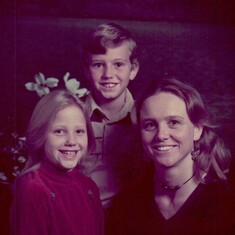 Family Portrait Laura, Chris & Mom