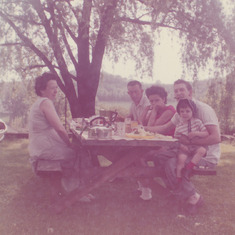 Cindy with her family growing up in Ohio