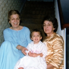 Jen with Grandma & Auntie Palma