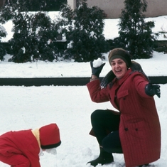1976 Momma and Kim - snow ball fight
