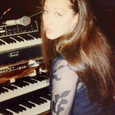 Colleen 1980 behind the keyboards