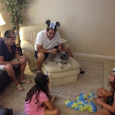 08/2012 - Craig and Chico playing Headbands with Morgan, Jordyn and Sheila