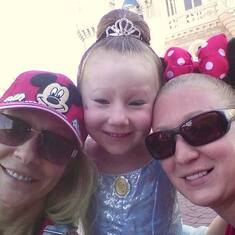 Crystal with her girls (Chaus and Haylynn) at the happiest place on earth, Walt Disney World