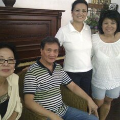 Daddy with my mother-in-law (Mommy Glo), Tita Marita and my sister-in-law (Ate Jo) when they visited them in PI.  Hubby took the pic.