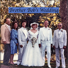 The Gooding family pose at Bob's wedding