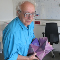 Khomskii in Koeln demonstrating octahedra (2013)