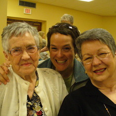 Mama, Leah & Darla 2007