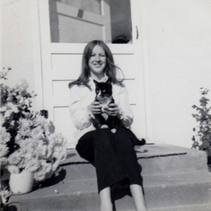 Darlene with her cat, Mister, in Arroyo Grande, California, in 1971.