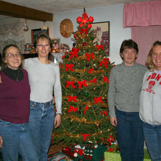 Marilyn, Barbara
Darlene, Nancy
Christmas 2007