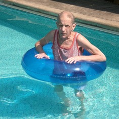 OMG!  Dar went in the Pool!!  Click to enlarge the photo - then read the story about "She Called Me a Floatie Hog!"