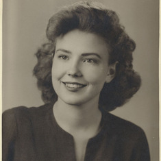 A young Maxine Agnew