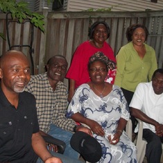 Mola MANYANYE and family in Maryland