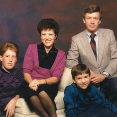 Linda posed to show of her ring in this lovely family picture.