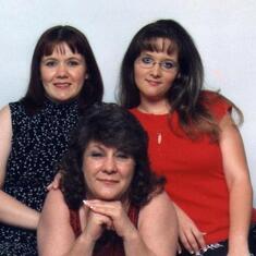Dee & her daughters (oldest) Ranee Dawn & (youngest) Lisa Marie