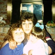 Dee & her daughters (oldest) Ranee Dawn & (youngest) Lisa Marie
