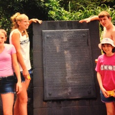 Grandchildren: Tabitha, Cassandra, Jordon and Shannon visiting grandma (Della) in Hawaii