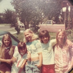 Diane, Wendy, Dorain, Lora, Denise...true hippie kids