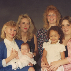 Family Photo - Dorain, Diane, Ashly (Mona's 1st daughter), Mona, April & Denise