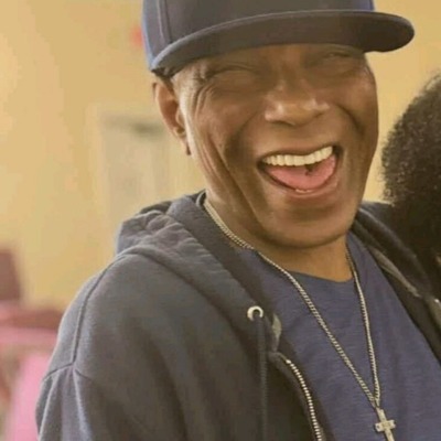 Derrick lamont Comer