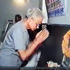 Raje Tauji paying his respects to his Babuji at his 100th Birthday, Smarika Vimochan