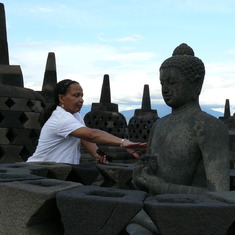 Diane @ Borobudur march 2007