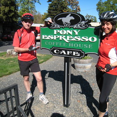 Don and Roslyn take their German friends, Jörg and Annette, on a ride to the Pony Espresso in Jacksonville, OR.