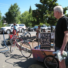 Don at Ashland's Tuesday market in 2009.  Are you surprised he found the bikes?