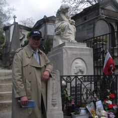 Next to the grave of Chopin in Paris, map in hand