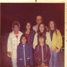 Bonnie, Teri, Tami, Dad, Dreama, Renee, and Diana in Canada