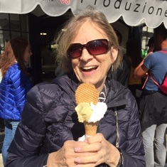 Lovjng her gelato in Tuscany