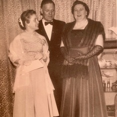 Dorothea with her dad (Harry) and Mom (Peggy)