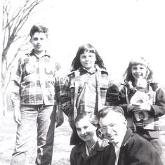 Dorothy(Kelso) and Wilmer MacNair with Todd, Margaret, and Jane (Kelso)