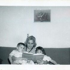 1954_ Dorothy & kids