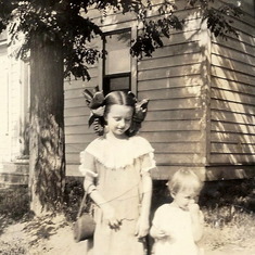 Dorothy & Georgia, 1923