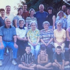 Doug, Nancy, Doug's parents (Left side) and their Oregon Family in summer 2001