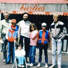 1985 juni 15,  met de kinderen dagje in  Amsterdam