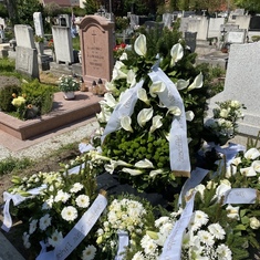 Misi végső nyughelye szülei mellett a Révfalusi temetőben
