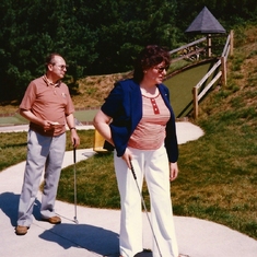 1984 Miniature golf at Wisconsin Dells with Margarete - 048