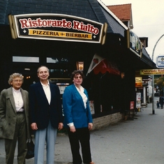 1988 on a trip to Germany, with sister Rosemarie and Margarete - 054