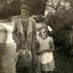 1934 June - with mother and sister Rosemarie - 008