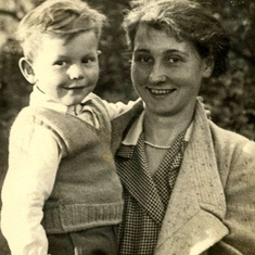 1934 June, with mother - 009