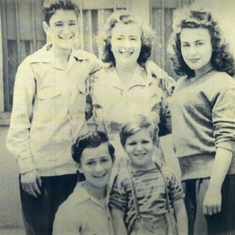 Stanley Pearl, Sara Pearl, Bernice Pearl, Ed Pearl, Bernie Pearl. Date: late 1930's/early 1940's.