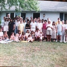 Ed in the middle of Brady - Roemer Family Reunion  1988