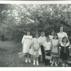 Eleanor and her children Susan, Kathy, Joe, Debbie, Julie, Judy, Willie