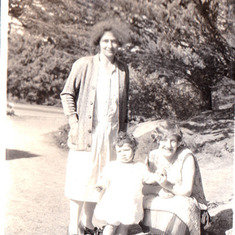 Ellie with her mother and Aunt Gertrude