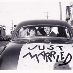 _MomDad Just Married in car