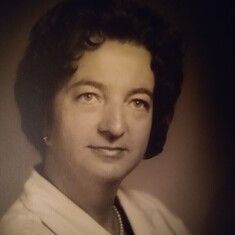 Dr. Elisabeth Collins M.D.