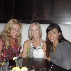 Kristy, Deana, Kimmie in SF, CA at Temple...
a night to remember!