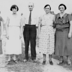 Ethel, Viola, Dad, Dorothy and Pauline