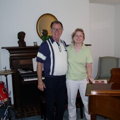 Farren in music room in Michigan with goddaughter Jennifer Mundale